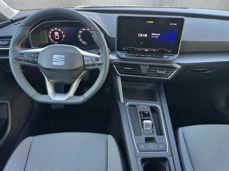 Neu Seat Leon Style 116 PS (85 kW) 2025 Blau Limousine