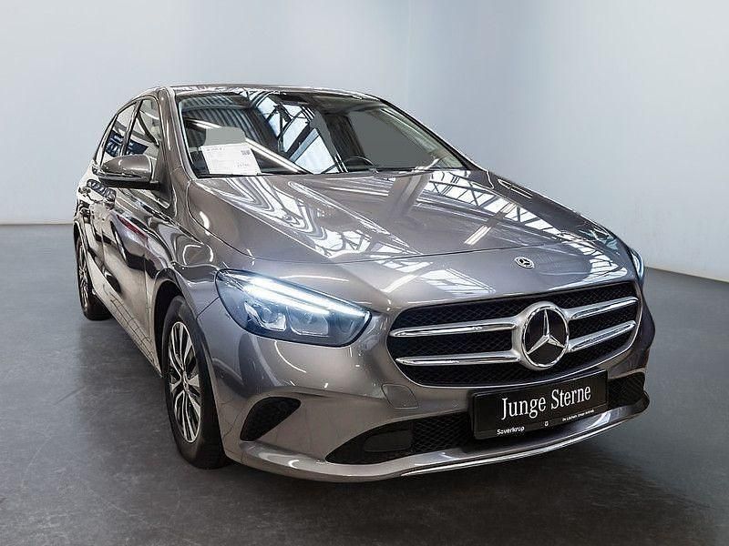 Gebraucht Mercedes B200 150 PS (110 kW) 2022 Grau Van / Kleinbus