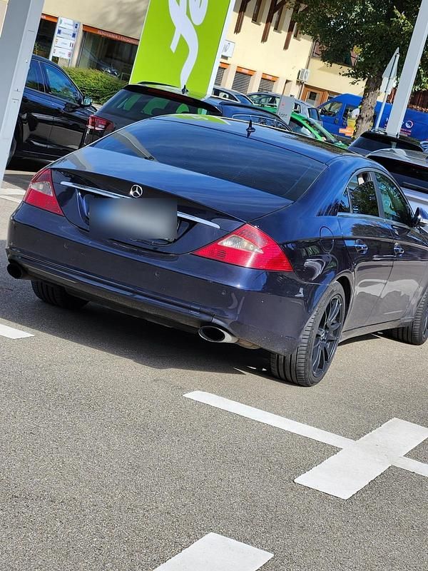 Violet Gebraucht 2007 Mercedes CLS320 Limousine | 5.500 € (Guter Preis) - Bild 1/4