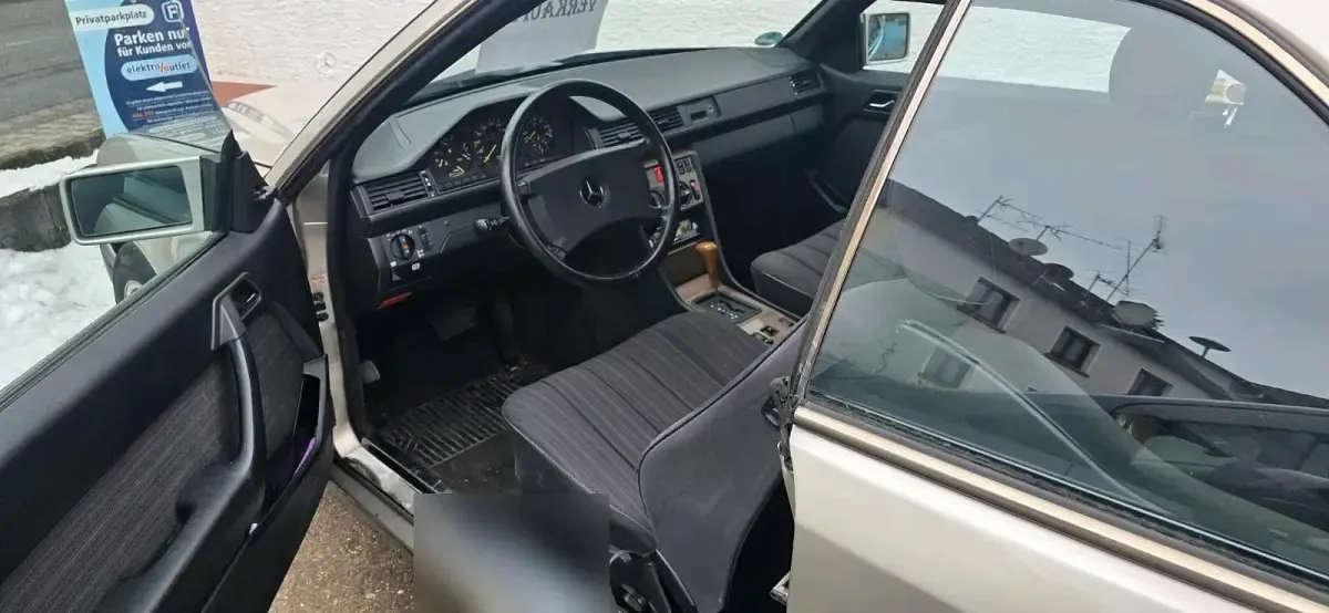Gebraucht Mercedes 230 132 PS (97 kW) 1989 Beige Coupé