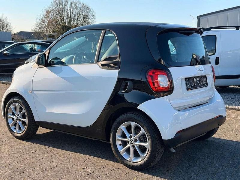 Gebraucht Smart ForTwo Coupé 71 PS (52 kW) 2015 Tridion sicherheitsz in black Coupé