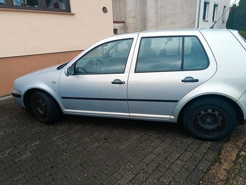 Gebraucht VW Golf IV 75 PS (55 kW) 2001 Silber Kleinwagen