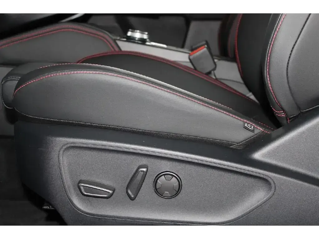 Gebraucht Ford Kuga 152 PS (111 kW) 2025 Magnetic metallic (metallic) SUV