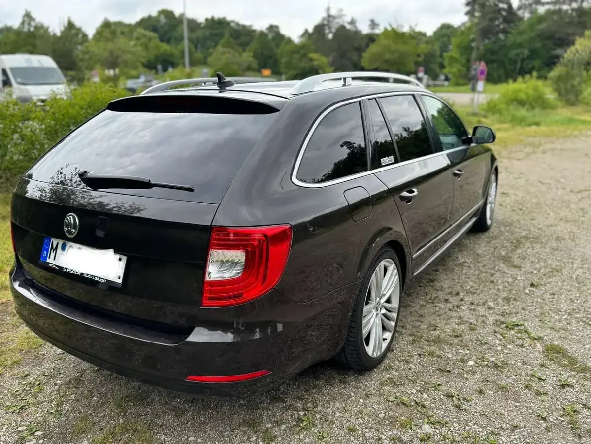 Gebraucht Skoda Superb Ambition 170 PS (125 kW) 2013 Kombi