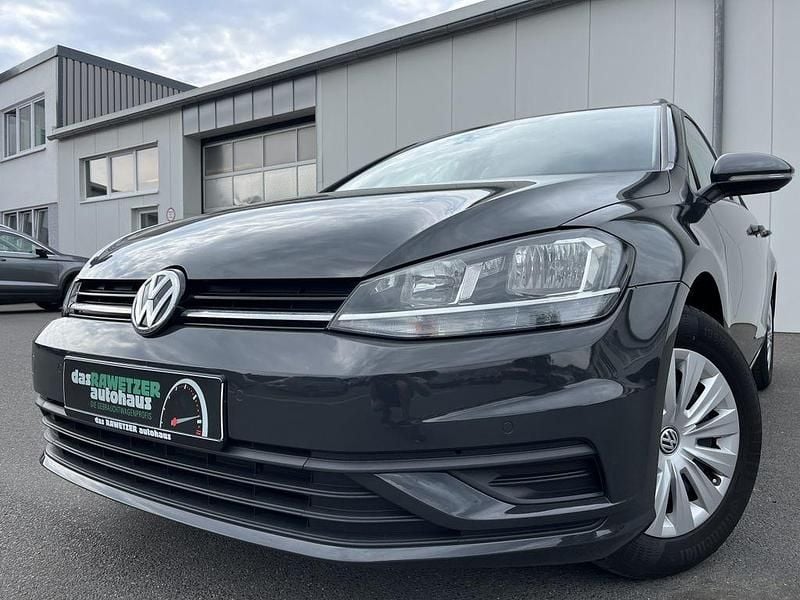 Grau Gebraucht 2020 VW Golf VII Kombi | 16.860 € (Fairer Preis) - Bild 1/4