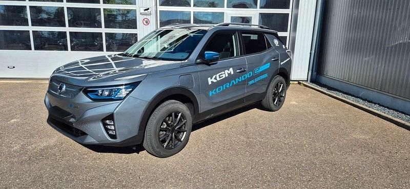 Grau Gebraucht 2023 Ssangyong (KGM) Korando SUV | 26.000 € - Bild 1/4