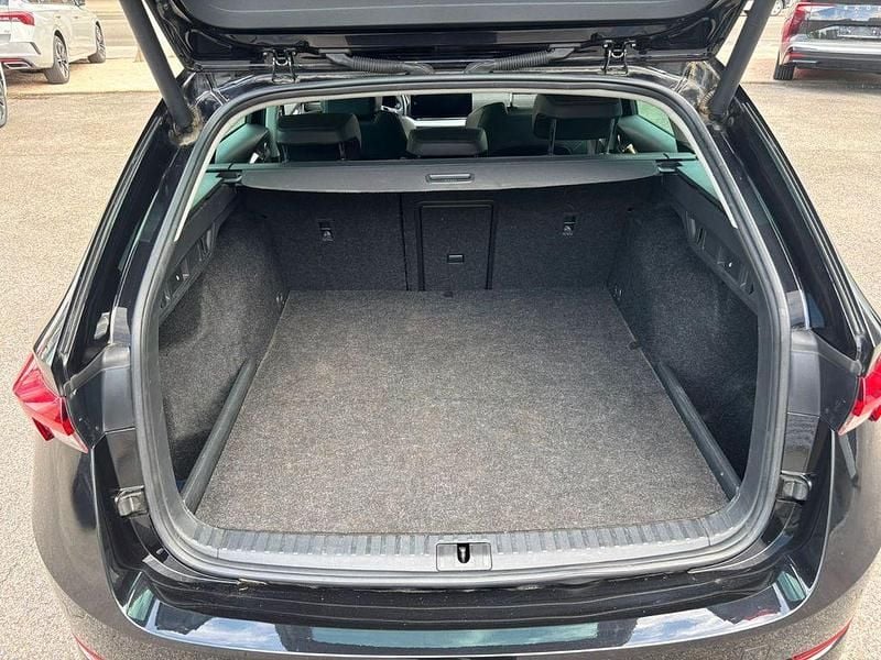 Gebraucht Skoda Octavia First Edition 150 PS (110 kW) 2020 Schwarzmagic perleffekt Kombi