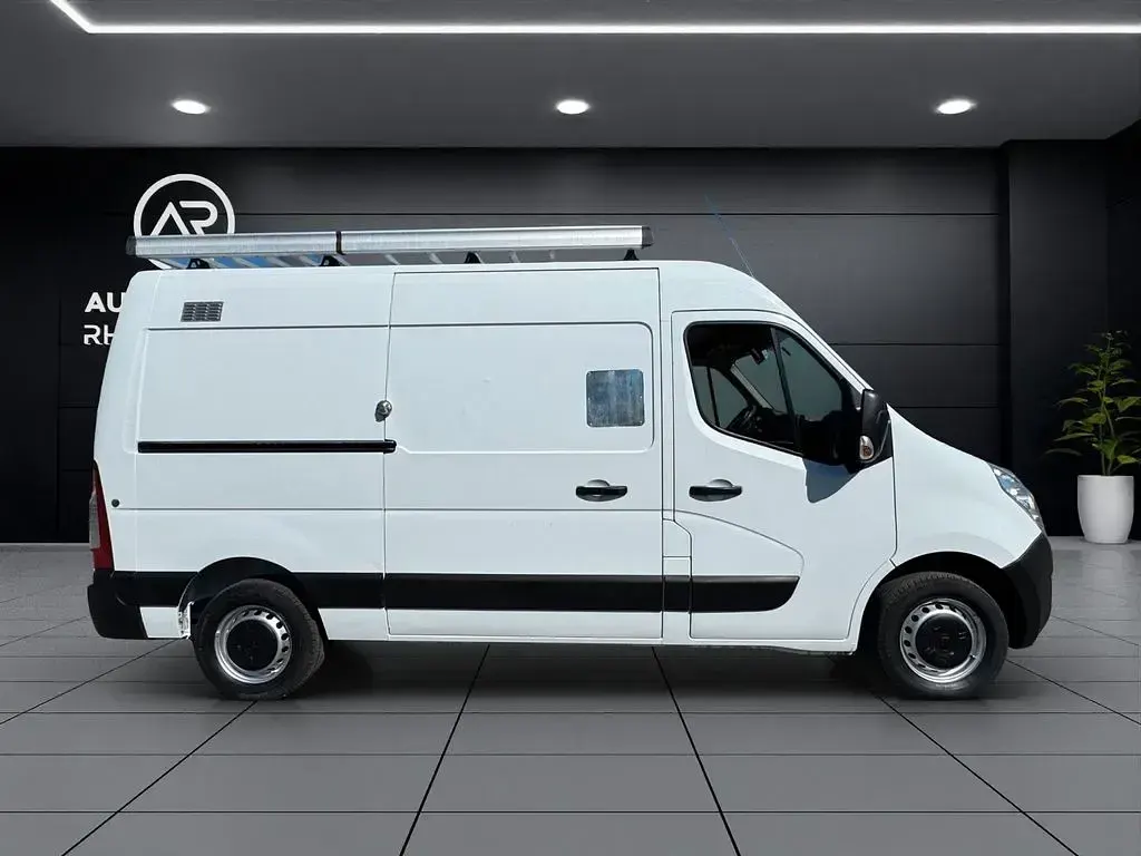 Gebraucht Opel Movano 110 PS (80 kW) 2018 Weiß Van / Kleinbus