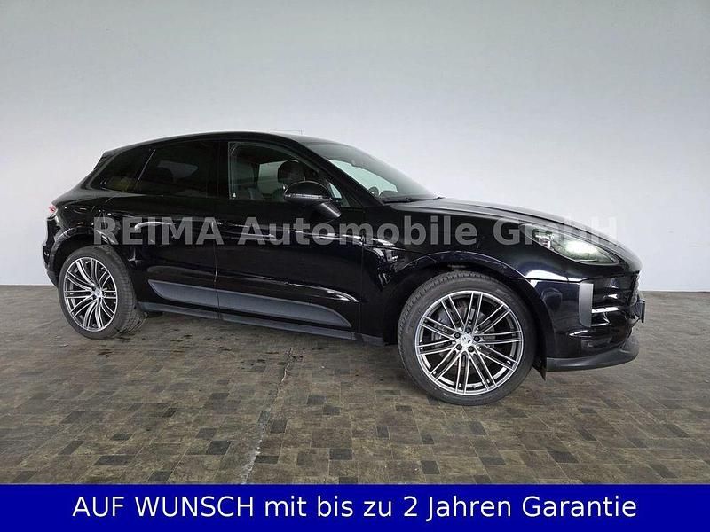 Gebraucht Porsche Macan 245 PS (180 kW) 2019 Tiefschwarzmetallic SUV