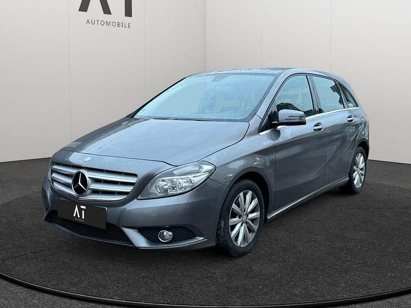 Gebraucht Mercedes B180 109 PS (80 kW) 2013 Grau Van / Kleinbus