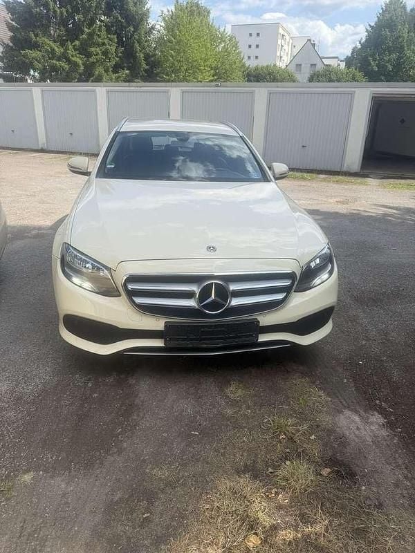 Gebraucht 2017 Mercedes E200 Avantgarde Kombi | 5.200 € (Guter Preis) - Bild 1/4