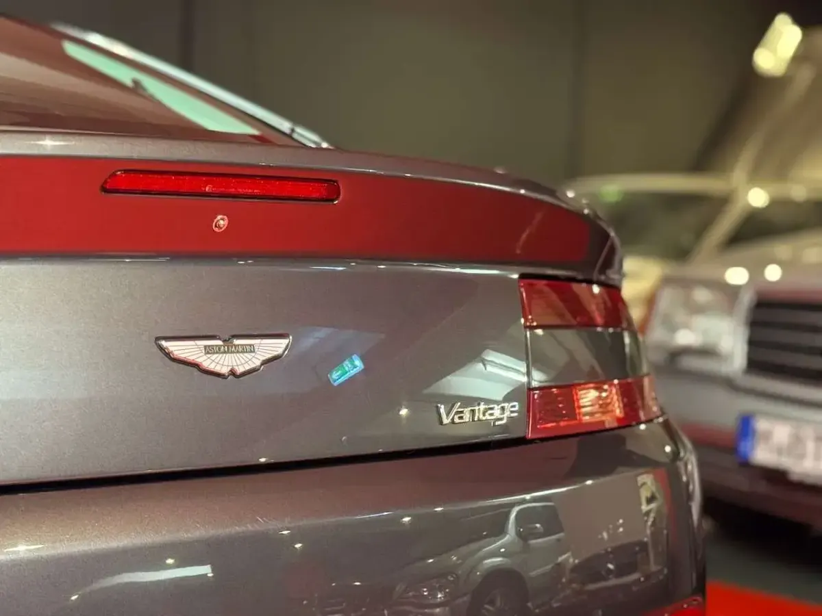 Gebraucht Aston Martin V8 426 PS (313 kW) 2008 Meteorite silver Coupé