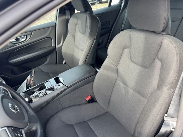 Gebraucht Volvo V60 Inscription 341 PS (250 kW) 2021 Blau Kombi