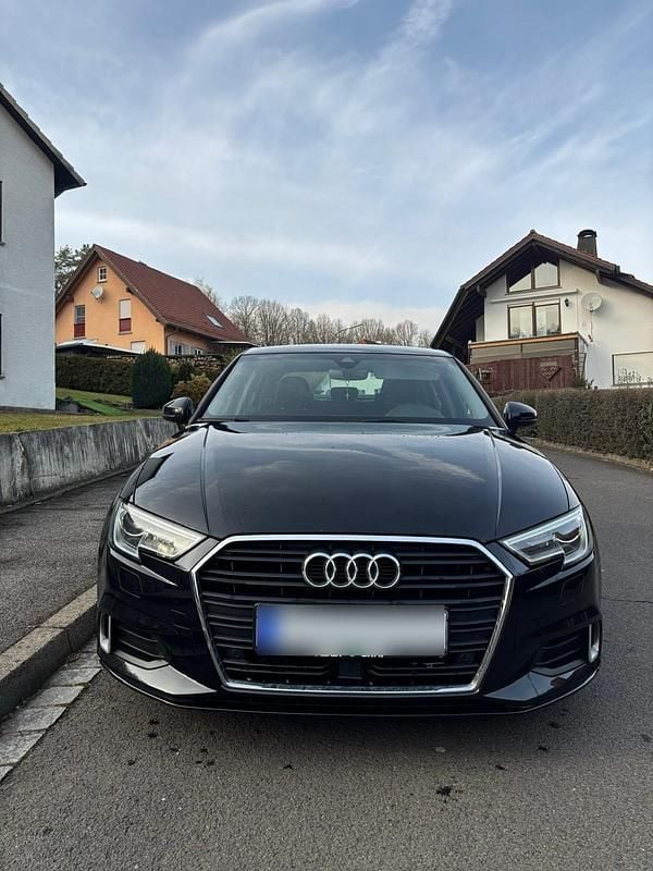 Gebraucht Audi A3 Sport 150 PS (110 kW) 2018 Schwarz Limousine