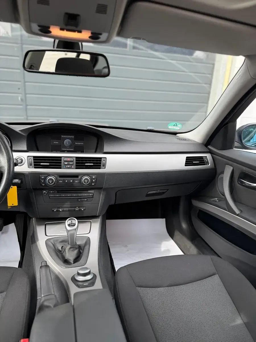 Używany BMW 320 170 KM (125 kW) 2008 Czarny Sedan/Limuzyna