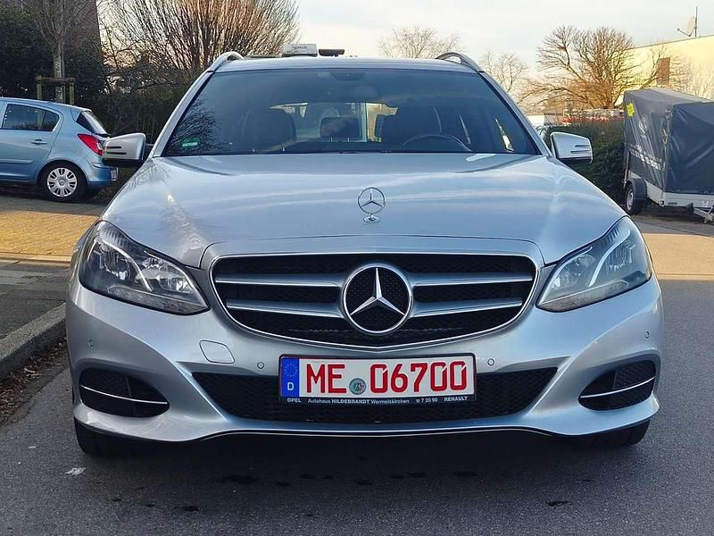 Gebraucht Mercedes E220 170 PS (125 kW) 2013 Iridiumsilber  metalliclack Kombi