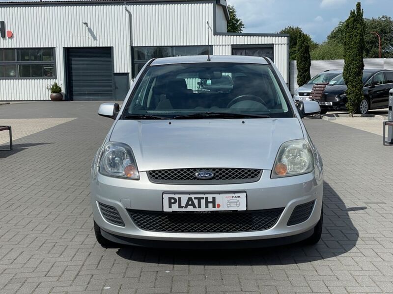 Gebraucht Ford Fiesta 80 PS (58 kW) 2008 Silber Kleinwagen