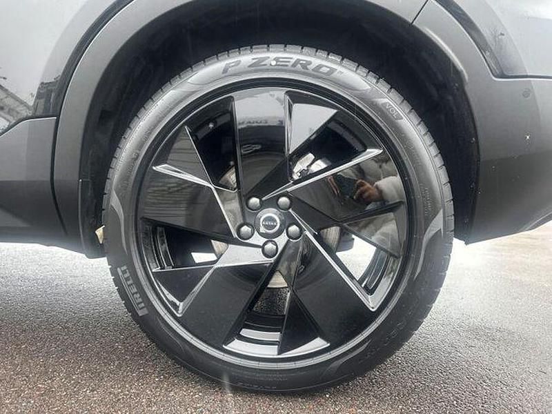 Gebraucht Volvo XC40 Plus 163 PS (119 kW) 2025 Onyx schwarz SUV