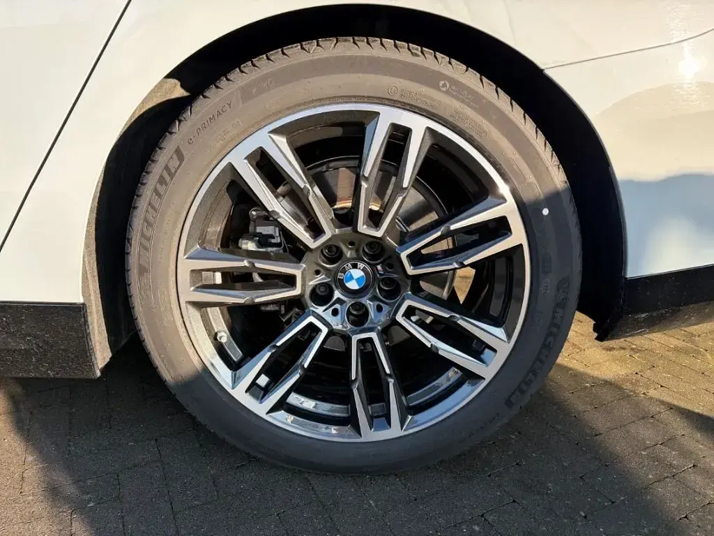Gebraucht BMW 520 Performance 208 PS (152 kW) 2025 Grau Kombi
