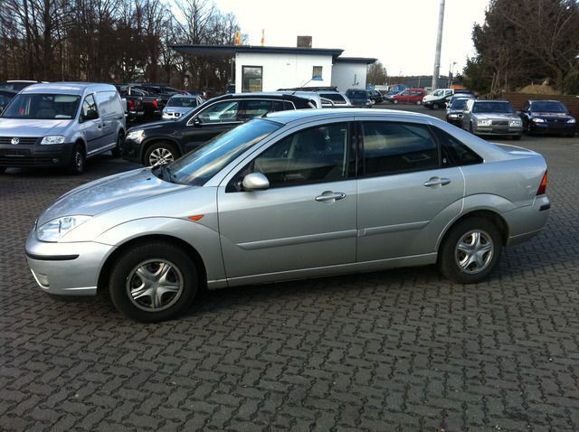 Gebraucht Ford Focus Ghia 116 PS (85 kW) 2003 Silber Limousine