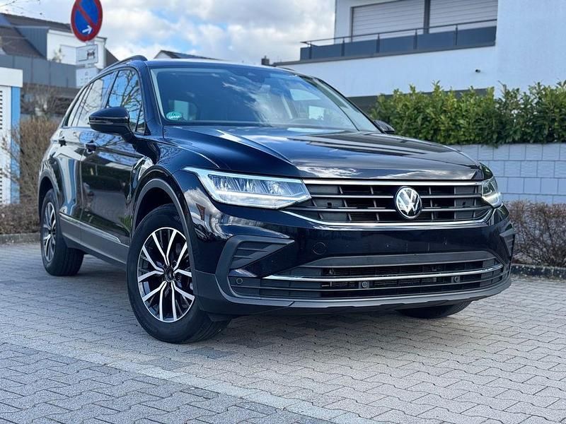 Gebraucht VW Tiguan 150 PS (110 kW) 2024 Schwarz SUV