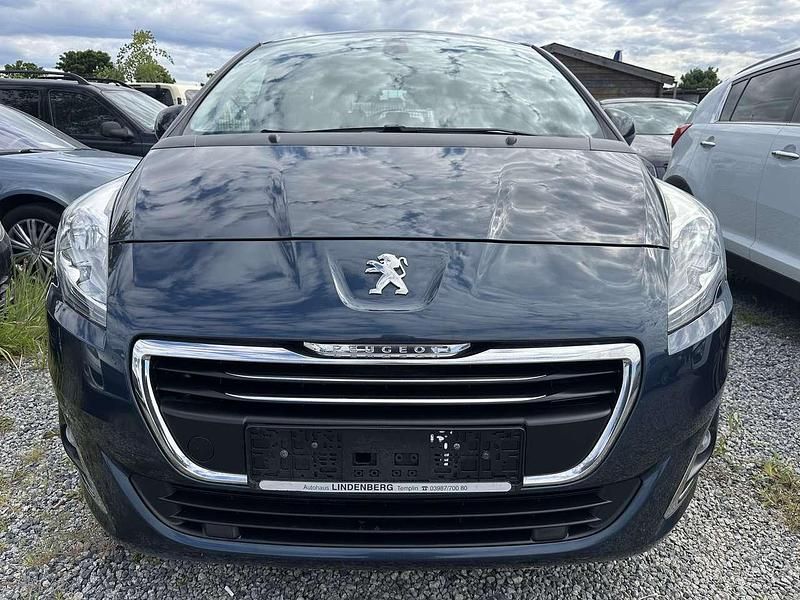 Gebraucht Peugeot 5008 Style 131 PS (96 kW) 2015 Grau Kombi