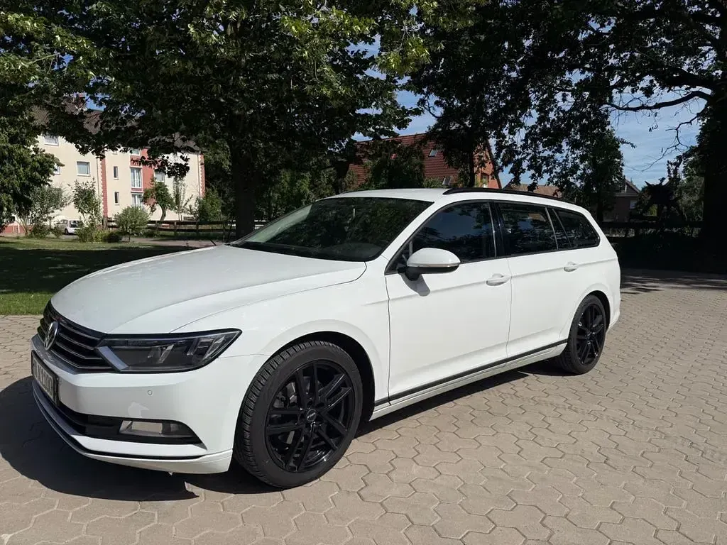 Gebraucht VW Passat Trendline 150 PS (110 kW) 2017 Weiß Kombi