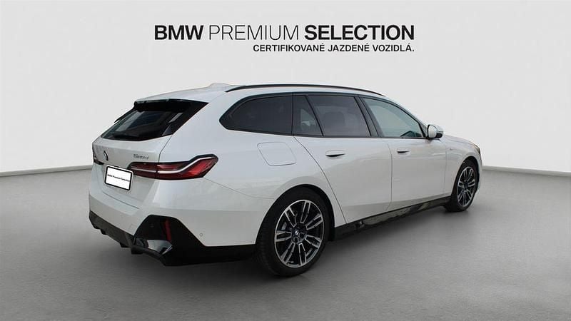 Używany BMW 520 Performance 197 KM (144 kW) 2025 Biały Sedan/Limuzyna