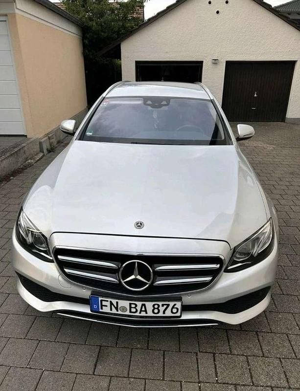 Gebraucht Mercedes 220 194 PS (142 kW) 2019 Silber Limousine