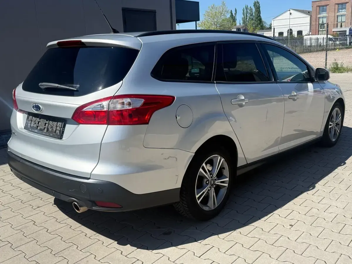 Gebraucht Ford Focus SYNC Edition 116 PS (85 kW) 2013 Silber Limousine