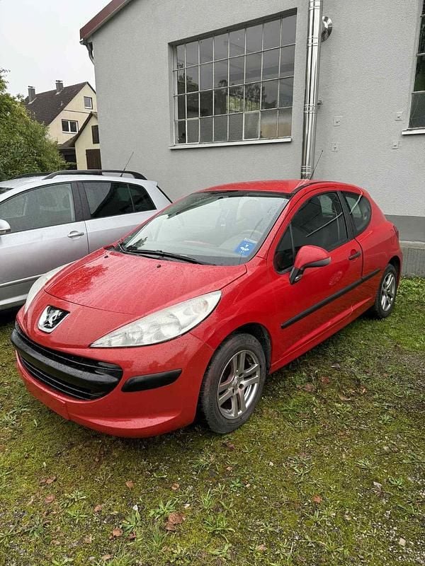 Rot Gebraucht 2007 Peugeot 207 Coupé | 1.350 € (Guter Preis) - Bild 1/4