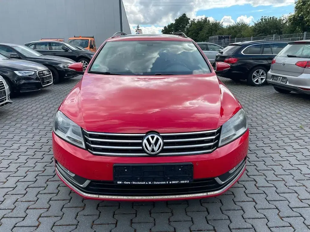 Używany VW Passat 140 KM (102 kW) 2012 Czerwony Sedan/Limuzyna