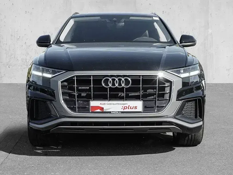 Używany Audi Q8 Ambiente 286 KM (210 kW) 2022 Czarny SUV