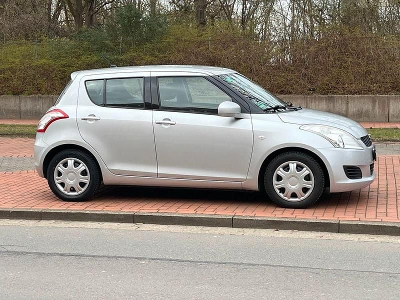 Gebraucht Suzuki Swift 94 PS (69 kW) 2013 Grau Kleinwagen