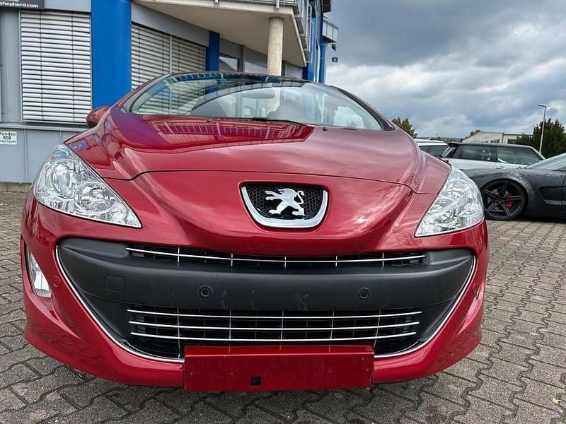 Gebraucht Peugeot 308 CC Premium 156 PS (114 kW) 2010 Rot Cabrio