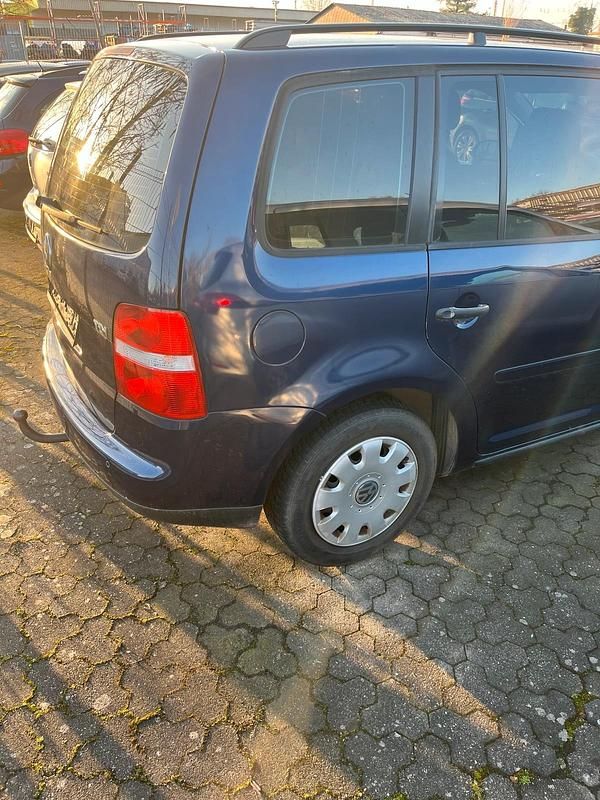 Gebraucht VW Touran 105 PS (77 kW) 2007 Blau Van / Kleinbus
