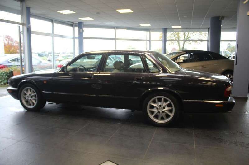 Gebraucht Jaguar XJ8 284 PS (208 kW) 1997 Violett Limousine