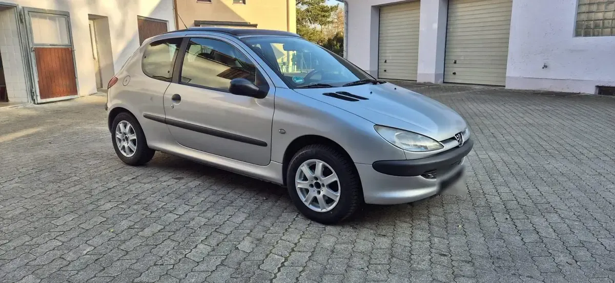 Gebraucht Peugeot 206 90 PS (66 kW) 2001 Silber Kleinwagen