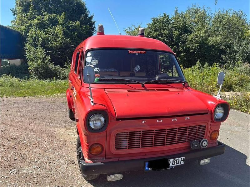 Second-hand Ford Transit 65 CP (47 kW) 1977 Roșu Monovolum