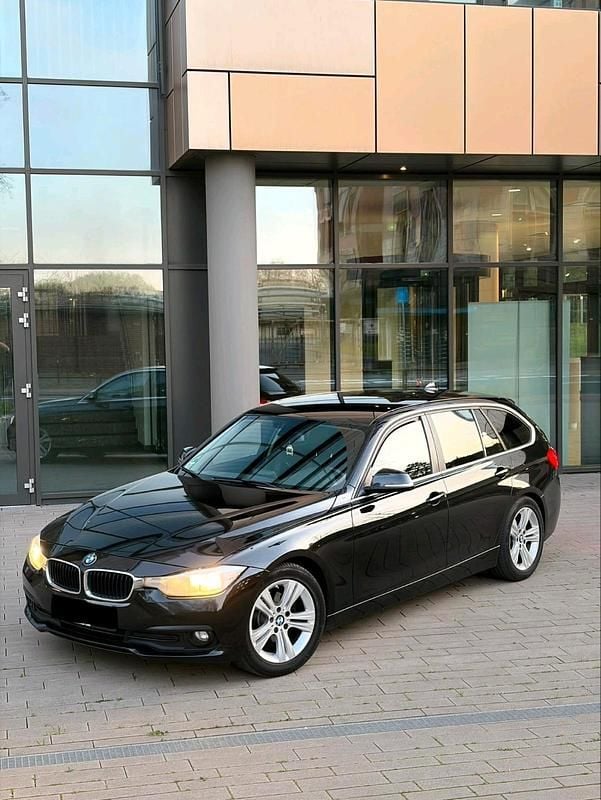 Gebraucht BMW 320 Comfort Edition 190 PS (139 kW) 2017 Schwarz Kombi
