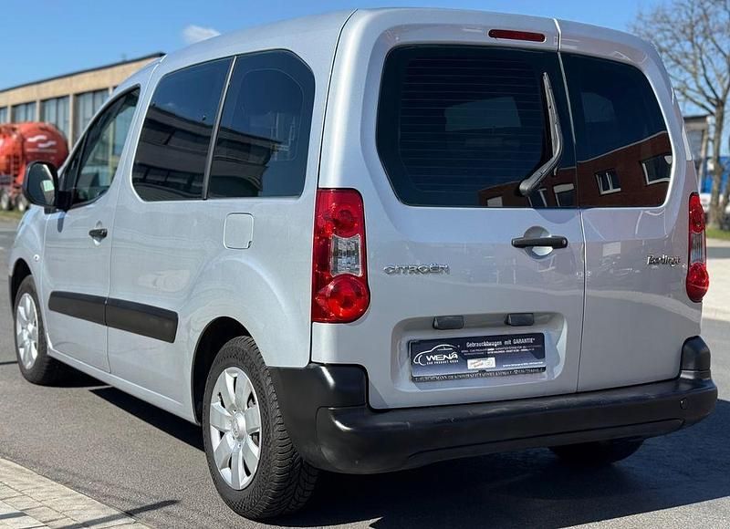 Gebraucht Citroën Berlingo 90 PS (66 kW) 2010 Silber Van / Kleinbus