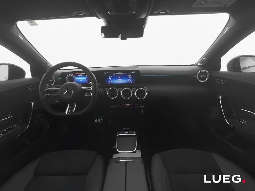 Gebraucht Mercedes CLA250e AMG 218 PS (160 kW) 2025 Blau Coupé