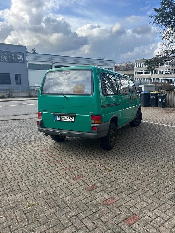 Gebraucht VW T4 102 PS (75 kW) 1999 Grün Van