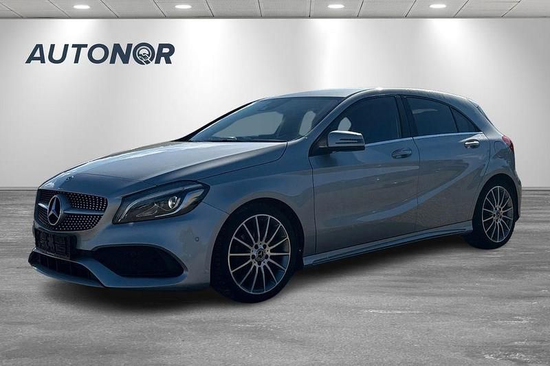 Silber Gebraucht 2018 Mercedes A200 AMG line Limousine | 16.000 € (Superpreis) - Bild 1/3