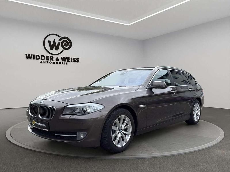 Braun Gebraucht 2012 BMW 520 Comfort Edition Kombi | 11.490 € (Fairer Preis) - Bild 1/4