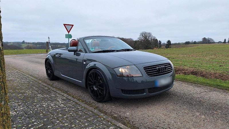 Gebraucht Audi TT Roadster 179 PS (131 kW) 2000 Grau Cabrio