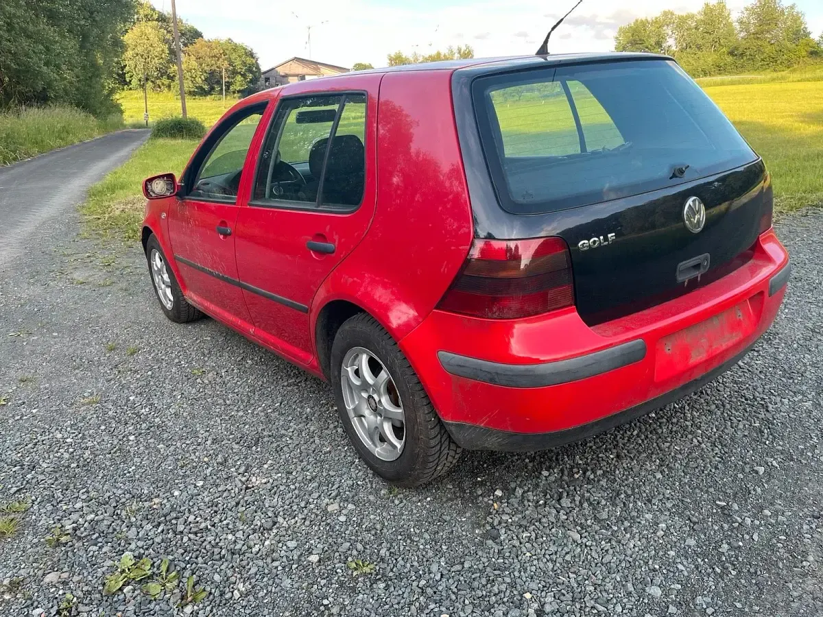 Gebraucht VW Golf IV 75 PS (55 kW) 2002 Rot Kleinwagen