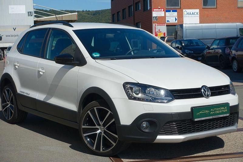 Weiß Gebraucht 2014 VW Polo Cross Kleinwagen | 9.990 € (Fairer Preis) - Bild 1/4