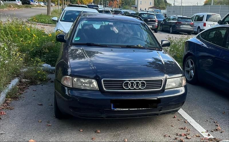 Second-hand Audi A4 150 CP (110 kW) 1998 Albastru Break