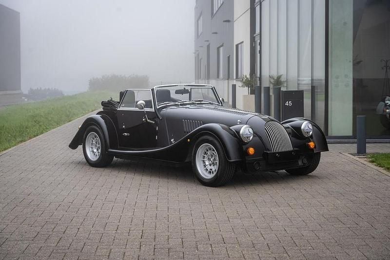 Schwarz Gebraucht 2023 Morgan Plus 4 Cabrio | 89.000 € - Bild 1/4